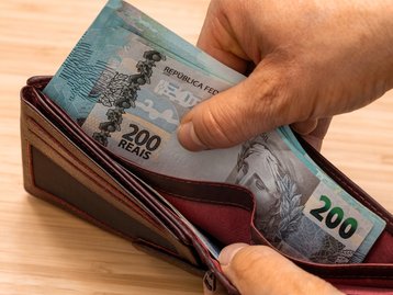 Programa Desenrola Brasil vira alvo de golpes por mensagens e sites falsos