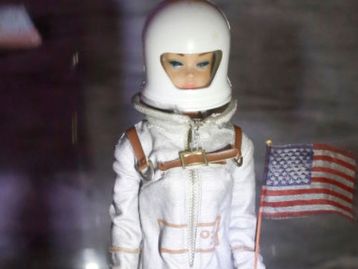 Barbie na NASA: saiba como a boneca mais famosa do mundo está ajudando na exploração espacial