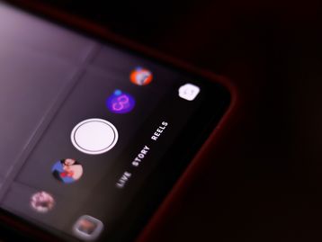 Por que Instagram e Facebook terão feed cronológico no Reels e Stories na Europa?