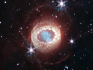 Telescópio James Webb revela detalhes de supernova próxima da Terra