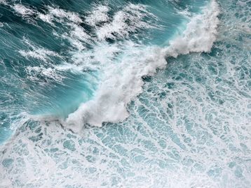 Ondas dos oceanos representam um desafio complexo da ciência não linear, diz estudo