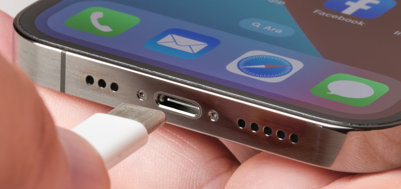 USB-C no iPhone 15 vira motivo de piada entre Samsung, Xiaomi e outras marcas