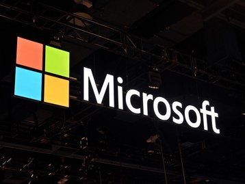 Microsoft pode usar energia nuclear em data centers de IA, segundo rumor