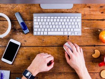 Itens de informática em oferta: mouse sem fio, teclado, fone de ouvido e mais