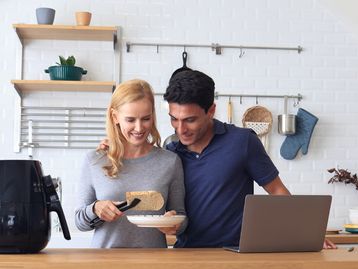 Fritadeiras Elétricas de marcas como Philco, Mondial e Electrolux com mais de 40% de desconto!