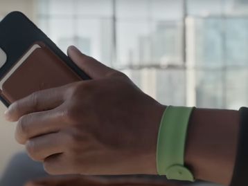 Apple explica atualização que tornou iPhone 12 'seguro' para uso na França