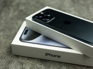 Apple criou dispositivo que atualiza iPhones sem tirá-los da caixa, diz site