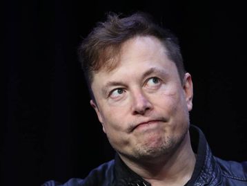 CEO da OpenAI detona humor 'boomer e cringe' de chatbot feito por Elon Musk