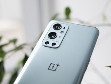OnePlus 12: novo rival potente do iPhone 15 ganha data de lançamento