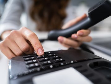 Golpe da falsa central: Anatel pode responsabilizar teles por golpes com prefixo 0800