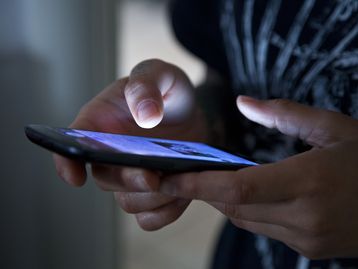 Senador dos EUA denuncia espionagem de governos via notificações do celular