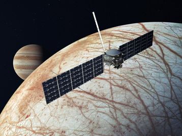 Vida em luas de Júpiter e Saturno? Cientistas afirmam que detecção pode ser fácil