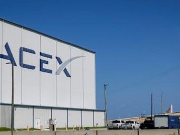SpaceX é acusada de demitir funcionários por criticarem Elon Musk