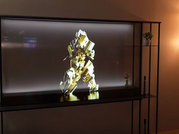 LG apresenta TV com tela que fica transparente na CES 2024! Veja como funciona