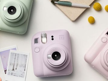 Instax Mini 12: vale a pena comprar a câmera que a foto sai na hora?