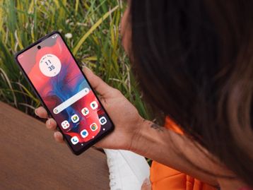 Motorola lança celulares Moto G04 e Moto G24 no Brasil por até R$ 1 mil