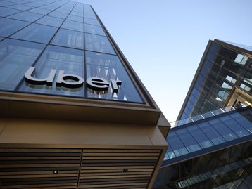 Uber encerra ano 'no azul' pela primeira vez e tem lucro bilionário; veja detalhes
