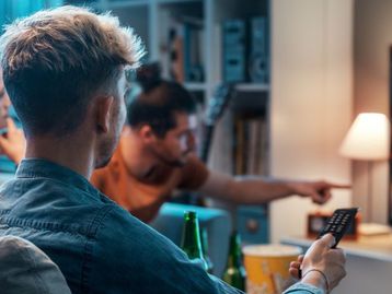 Smart TVs em oferta no Mercado Livre: até R$ 1.400 off em modelos Samsung, LG, TCL e mais