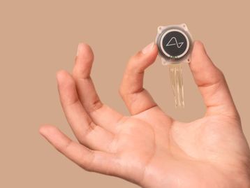 Neuralink: paciente com chip no cérebro consegue mover mouse com a mente, diz Musk