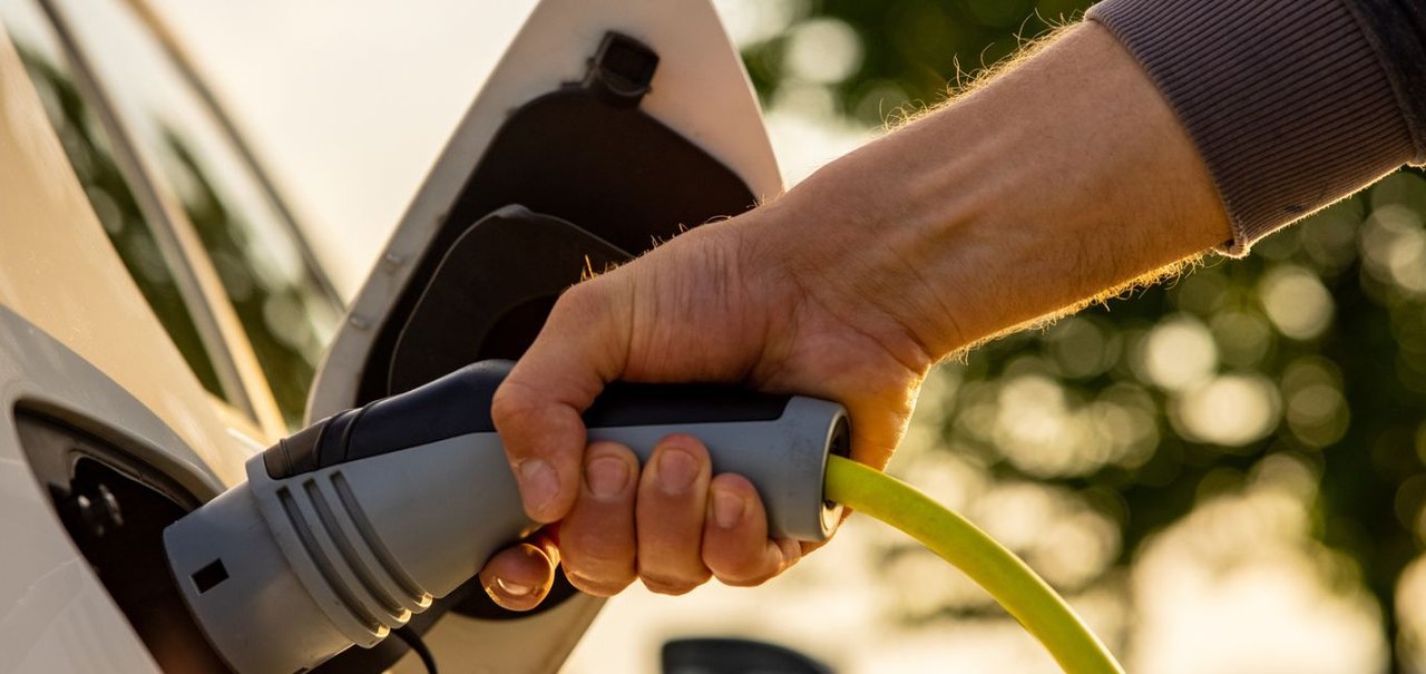 Mercado de veículos elétricos supera investimentos em energias renováveis