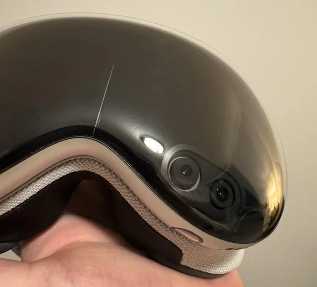 Vidro do Apple Vision Pro trincou 'do nada', relatam usuários