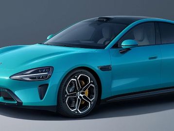 MWC 2024: Xiaomi exibe carro elétrico SU7 com HyperOS e autonomia de 800 km