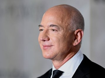 Jeff Bezos supera Elon Musk e volta a ser a pessoa mais rica do mundo