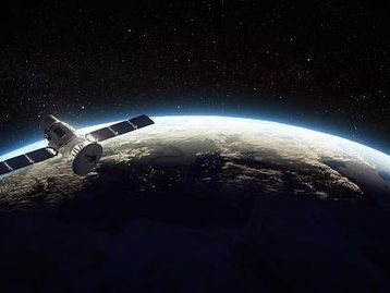 Anatel aprova e operadoras brasileiras podem testar redes móveis via satélite