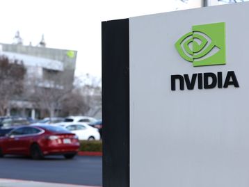 Nvidia é processada por treinar IA com livros mesmo sem autorização dos autores