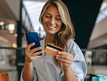 Descontos de até 70% em produtos como air fryer, celulares, fones, notebooks e mais na Casas Bahia