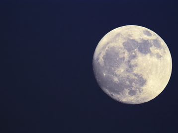 Lua literalmente virou do avesso no passado, diz estudo