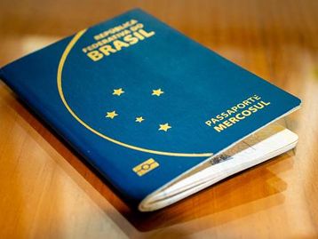 Polícia Federal suspende emissão de passaporte online após suspeita de invasão a site