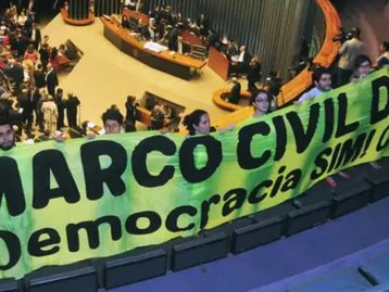 Marco Civil da Internet: lei brasileira completa 10 anos sob críticas e elogios