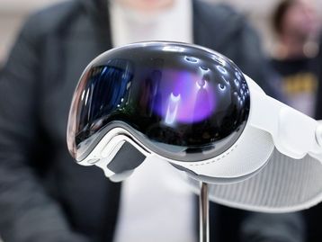 Apple reduz previsão de vendas do Vision Pro em 2024 devido à baixa procura