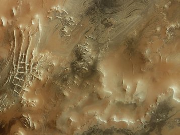 Centenas de 'aranhas' foram capturadas em novas fotos de Marte; veja