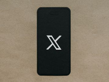 X afirma que 'falha técnica' em app permitiu acessos de perfis bloqueados