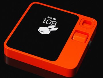 'IA de bolso' Rabbit R1, na verdade, roda um app Android, descobre site
