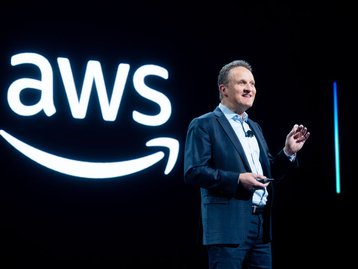 Adam Selipsky deixa o cargo de CEO da AWS após três anos e já tem substituto