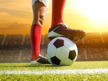 Festival do Futebol: chuteira de society, chuteira de futsal e mais com até 67% off na Centauro