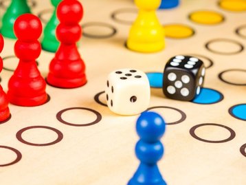 Jogo da Vida, Perfil, Detetive e mais jogos de tabuleiro e cartas a partir de R$ 10,50 na Amazon