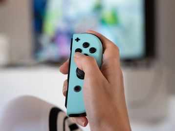 Controle Nintendo em promoção: escolha entre o Joy-con ou o Pro