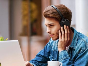 Headphone Bluetooth Philips está custando menos de R$ 95; veja!