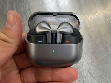 Alguém conseguiu comprar o Galaxy Buds 3 Pro antes da hora; veja fotos