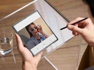 Samsung planeja lançar celular dobrável extrafino com 7,7 mm de espessura