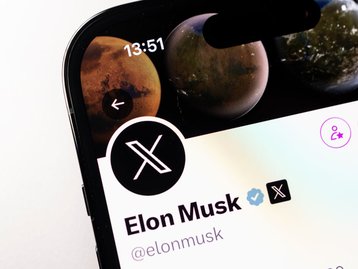 Elon Musk cede, entrega documentos a Alexandre de Moraes e pede desbloqueio do X