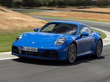 Porsche inicia pré-venda do 911 Carrera 2025 em versões coupé e conversível