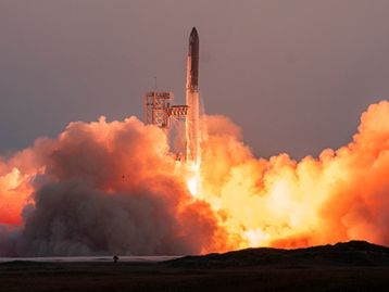 SpaceX captura foguete Super Heavy com manobra inédita; entenda a importância