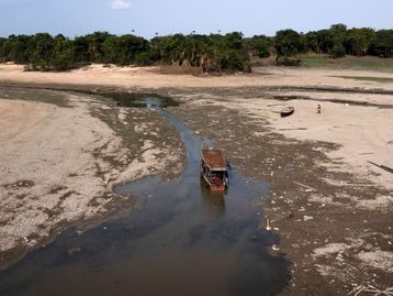 Dois extremos climáticos: a seca na Amazônia e as inundações no Saara