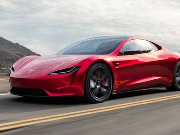 Elon Musk adia Tesla Roadster mais uma vez e diz ter outras prioridades