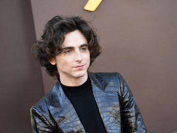 Concurso de sósias de Timothée Chalamet tem prisões e aparição especial do ator